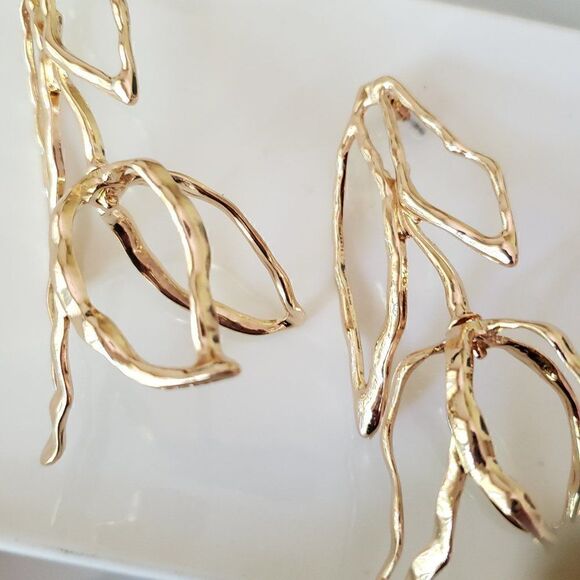 New! Zara Tulip Earrings - Picture 4 of 10